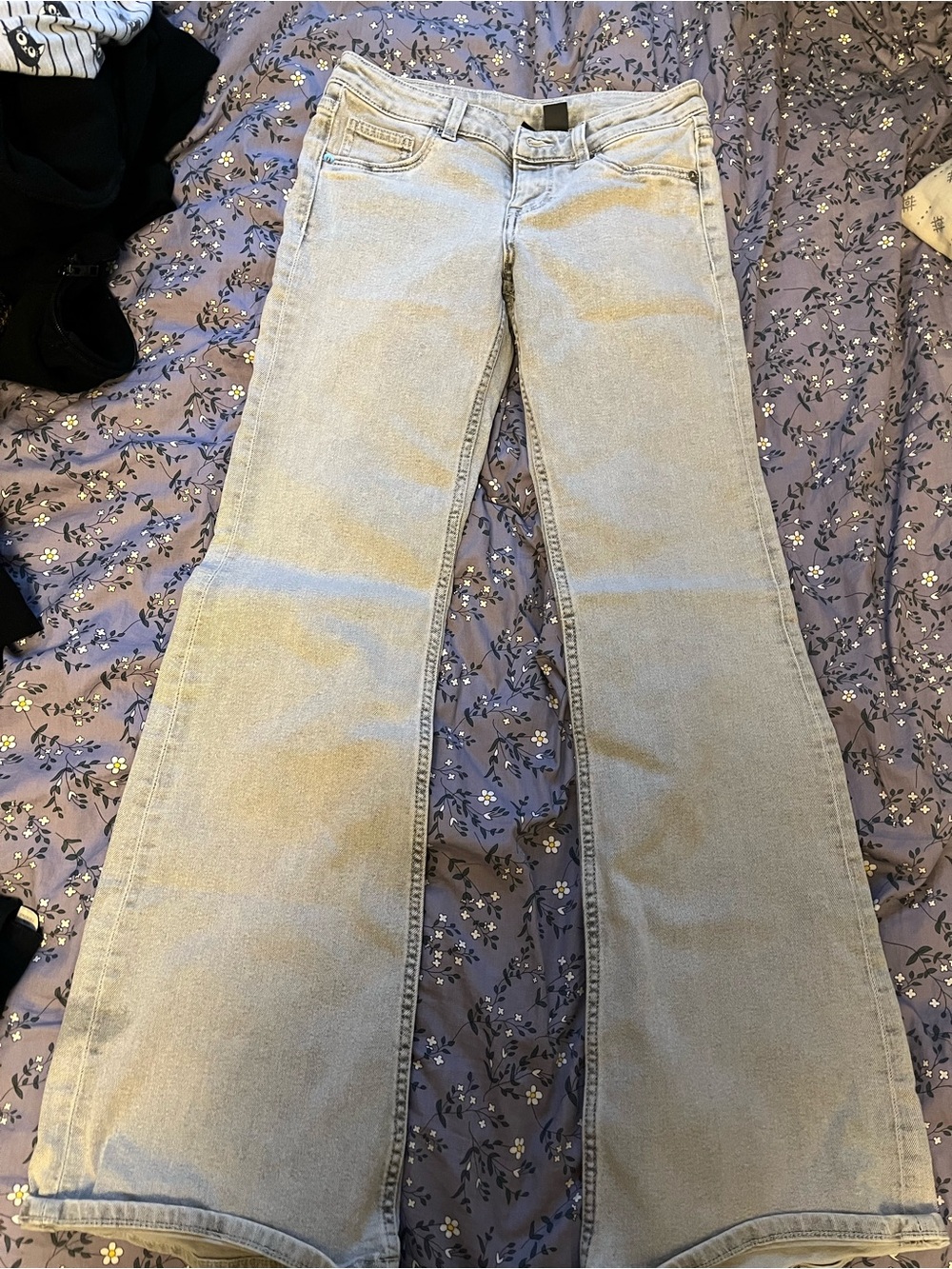 Light Wash Women’s Flared Jeans